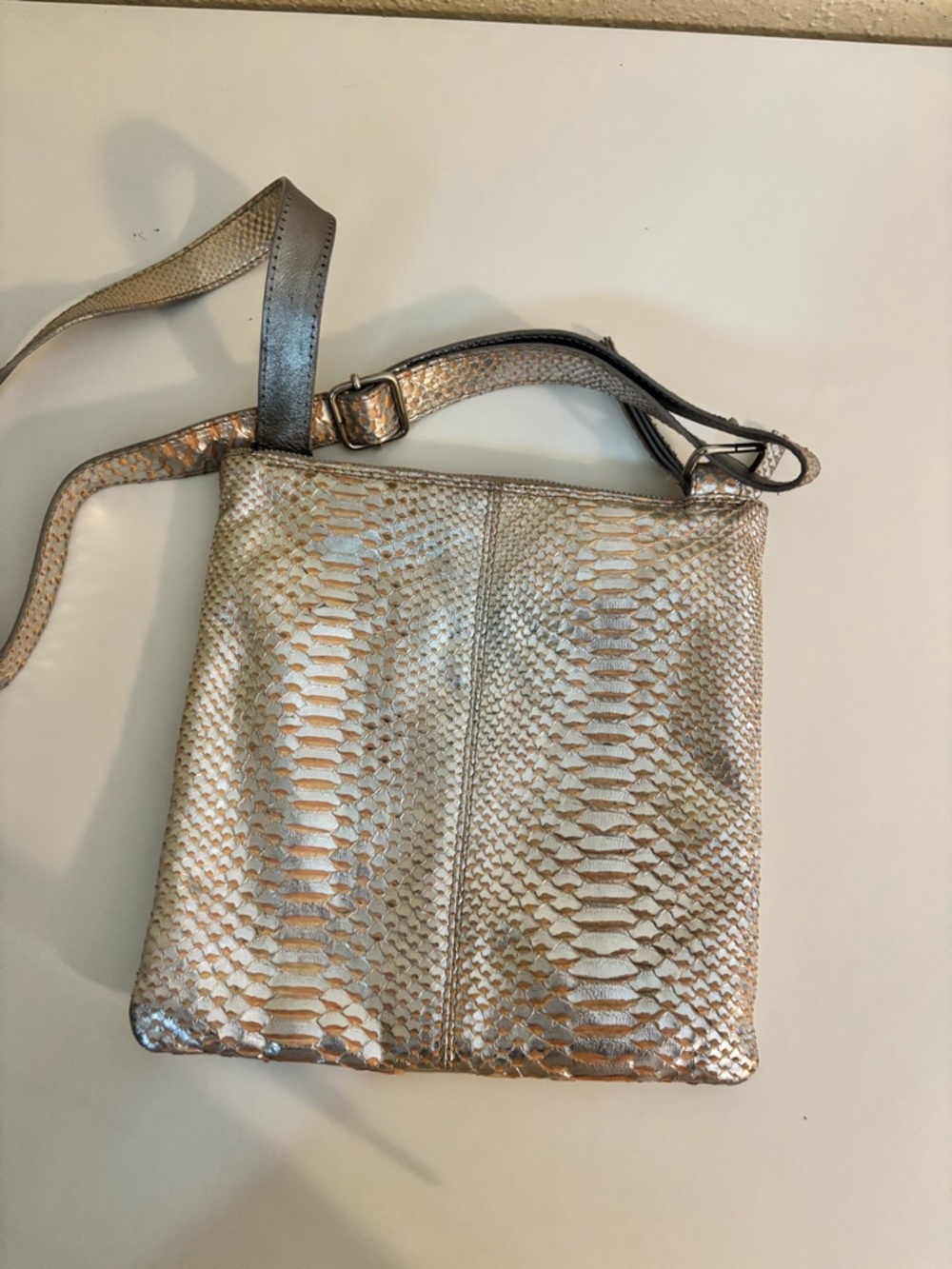 Enrico Pucci RARE Authentic Gold Metallic Real Python Crossbody - Picture 7 of 8